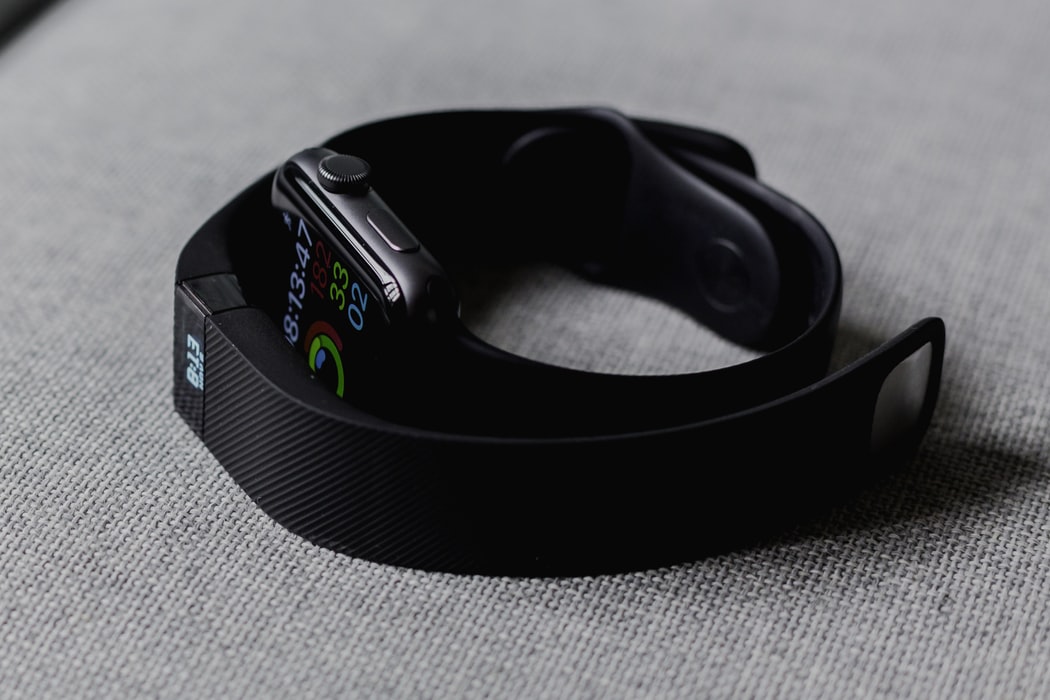 Fitbit Tracker Comes With Oxygen Monitoring System Technical Vision