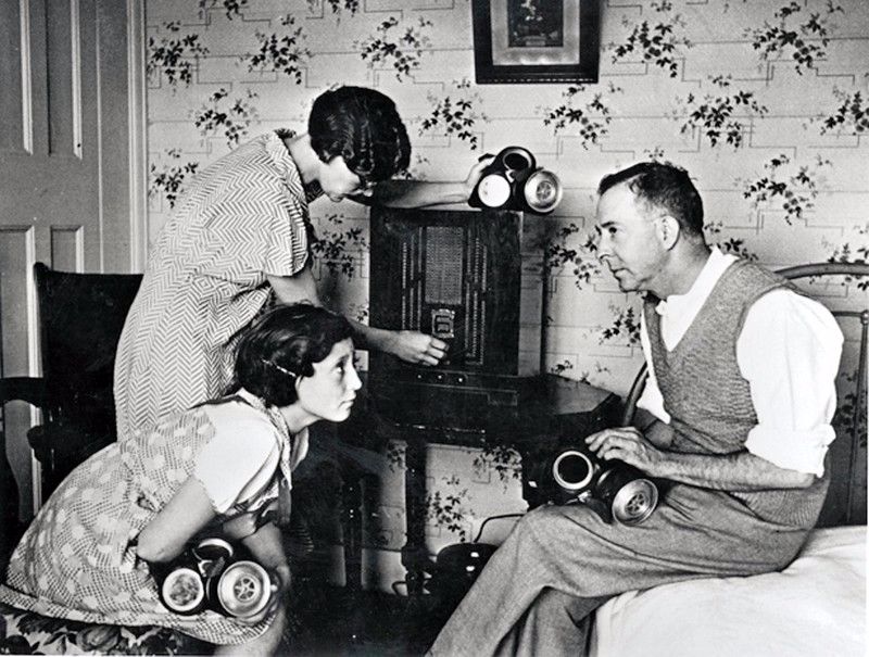 Before Television 37 Interesting Photos Of People With Their Radios america-s-favorite-music-genres-zerohedge