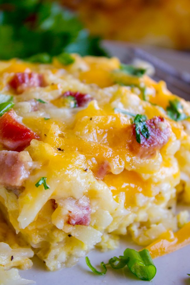 Cheesy Overnight Hashbrown Breakfast Casserole COOKS DISHES cheesy-overnight-hashbrown-breakfast-casserole-cooks-dishes