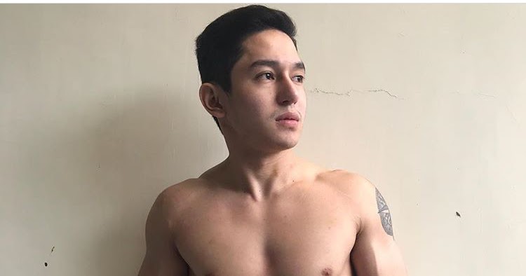 Shirtless Pinoy π΅π...