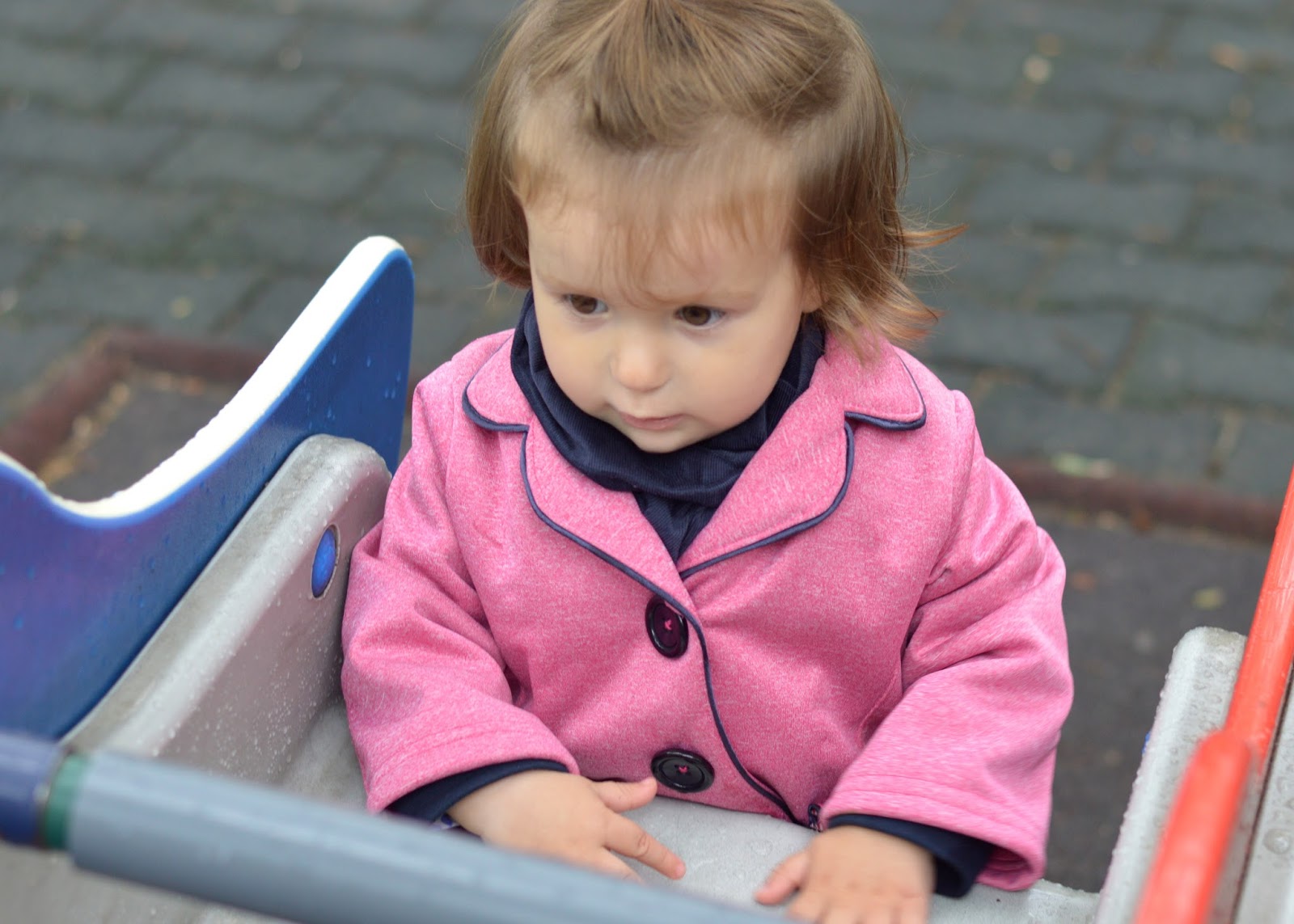 I believe I can sew...: Pink coat with navy piping for Eva - Ottobre 4/ ...