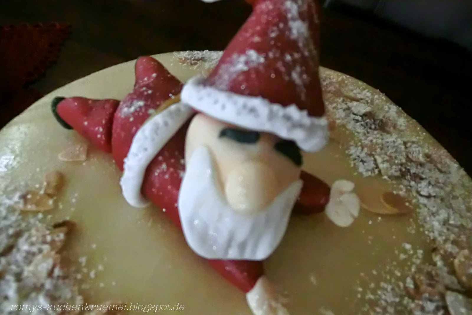 Kuchenkruemel Backblog : Weihnachtstorte - Mohn-Marzipantorte mit Himbeeren