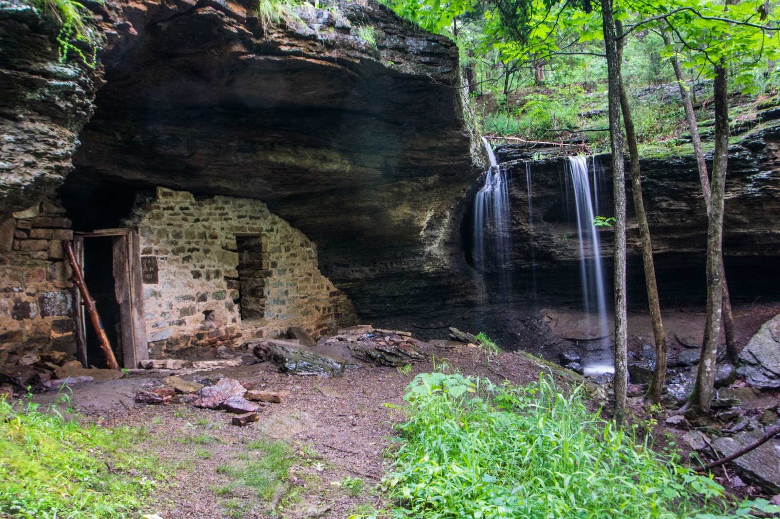 Rick S Hiking Blog Moonshiner S Cave And Falls Devil S Den State