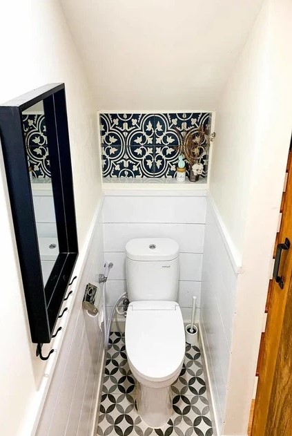 designs of small bathrooms