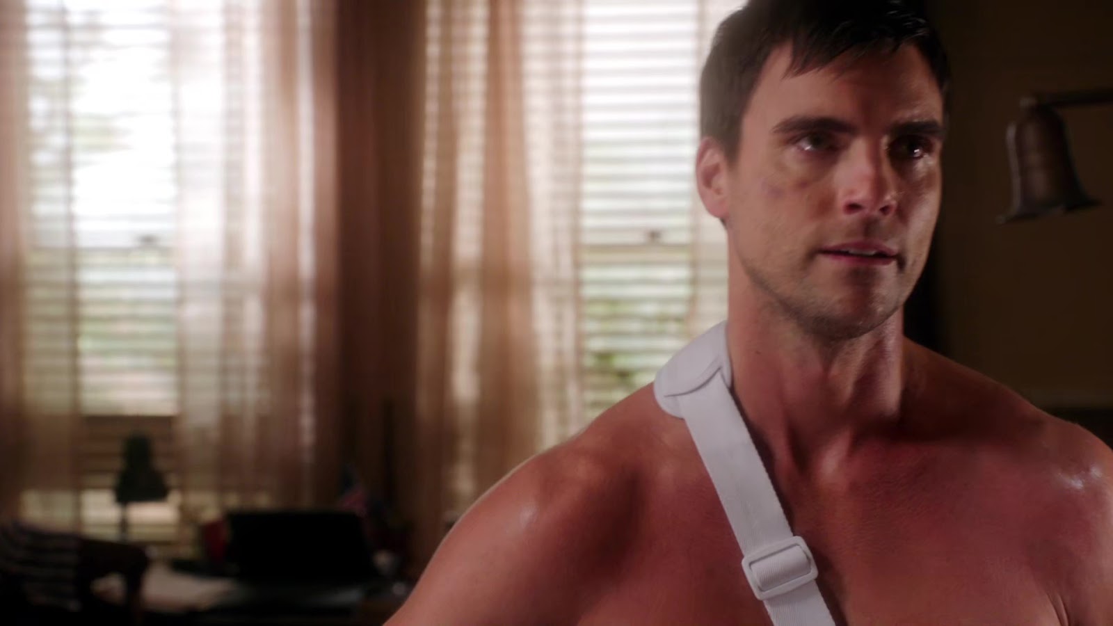 Films Et Séries Tv Avec Colin Egglesfield ausCAPS: Colin Egglesfield shirtless in The Client List 2-03 "Cowboy Up"