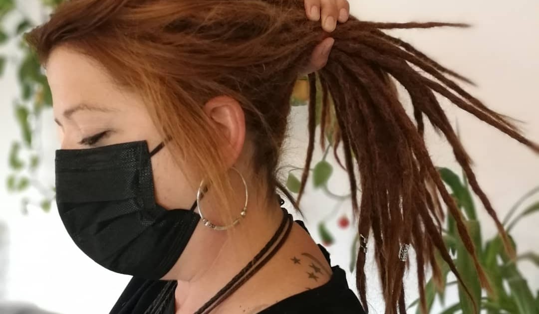 RASTAS EN MADRID: Rastas en toda la cabeza con extensiones naturales