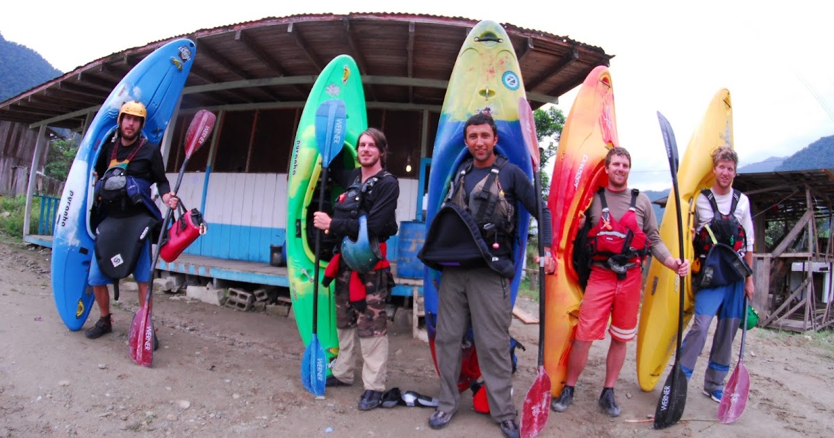 CLASS IV PARADISE, WHITEWATER KAYAKING IN EQUATOR, ECUADOR KAYAK HOSTEL