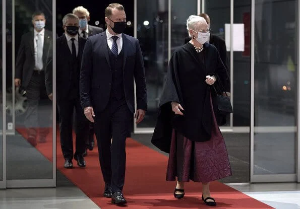 Queen Margrethe attended the gala final of the Lauritz Melchior International Singing Competition. pearl necklace and amethyst diamond earrings