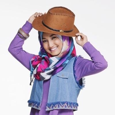 Best Song Lyrics A-Z: Lirik Lagu Fatin Shidqia Lubis – Cahaya Di Langit Itu