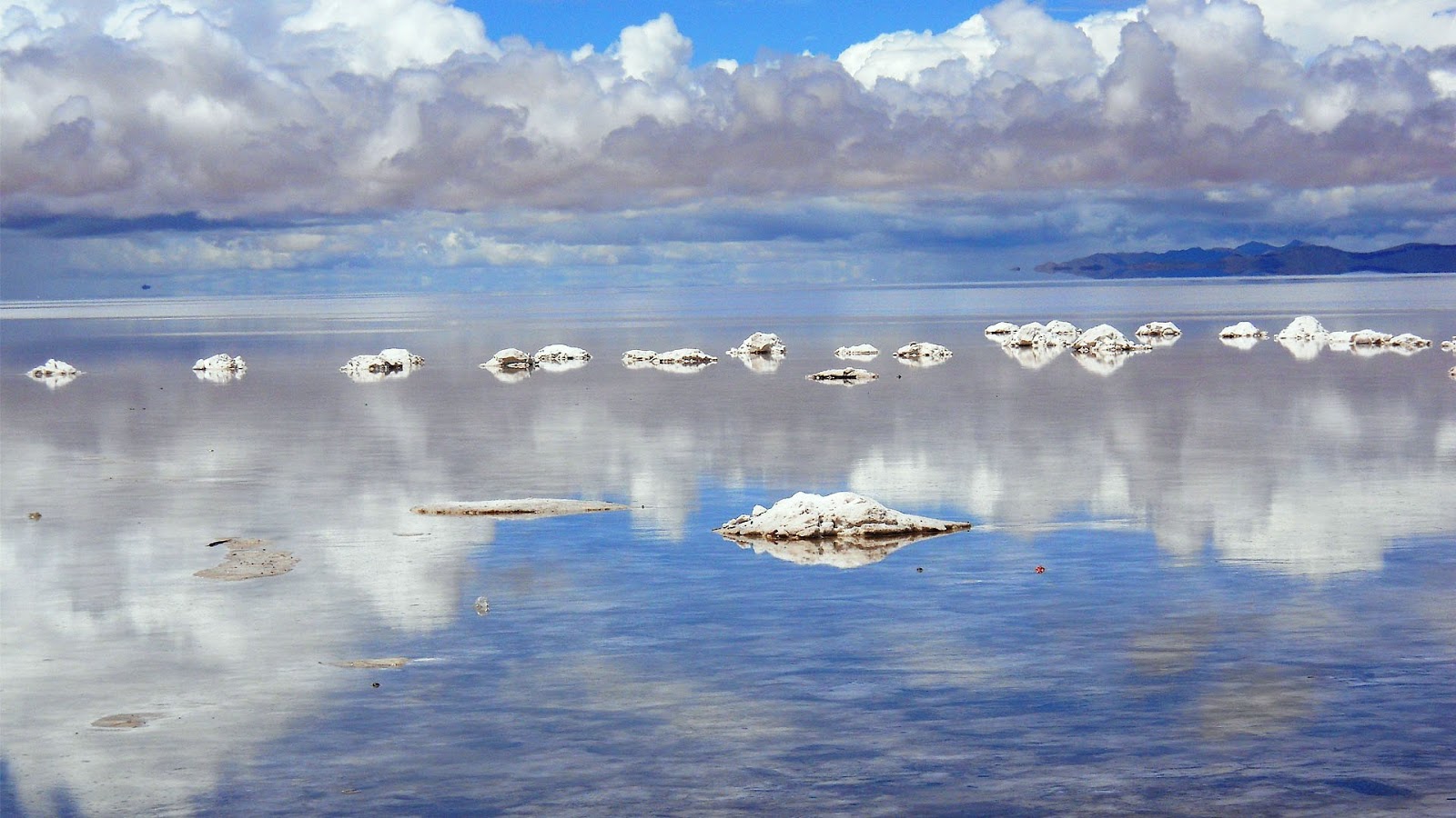 Beauty Of Nature Salar De Uyuni The Largest Salt Flats In The World beauty-of-nature-salar-de-uyuni-the-largest-salt-flats-in-the-world