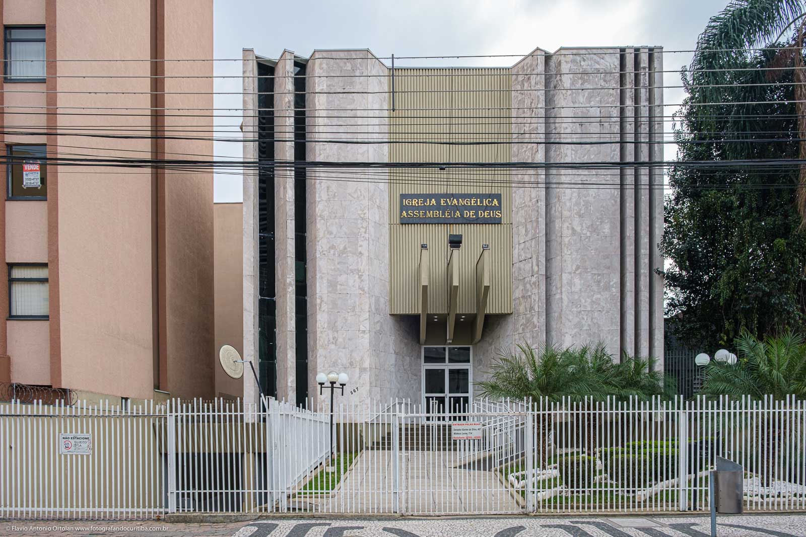 Fotografando Curitiba: Igreja Evangélica Assembléia de Deus, na Cândido