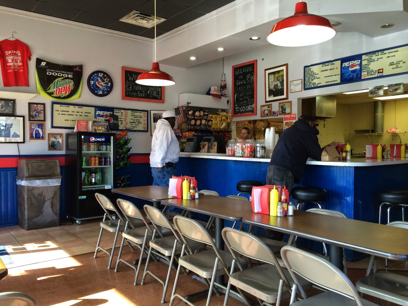 PIG OUT SPOTS Skins' Hotdogs (Anderson, SC)