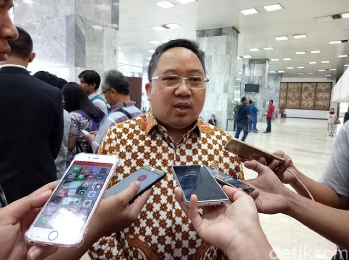 PPP Minta Jokowi Ganti Cap 'Islam Radikal' Jadi Ekstrem Kanan