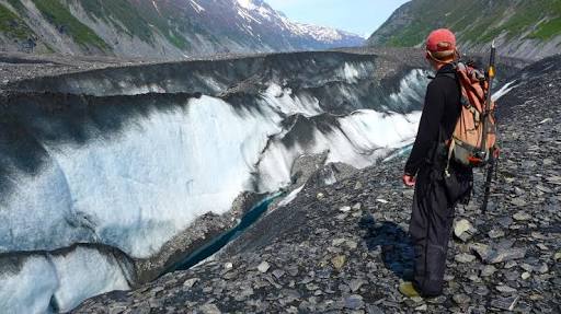 Debido A Las Altas temperaturas Un Glaciar Se Queda Sin Nieve En Alaska. Debido A Las Altas temperaturas Un Glaciar Se Queda Sin Nieve En Alaska.