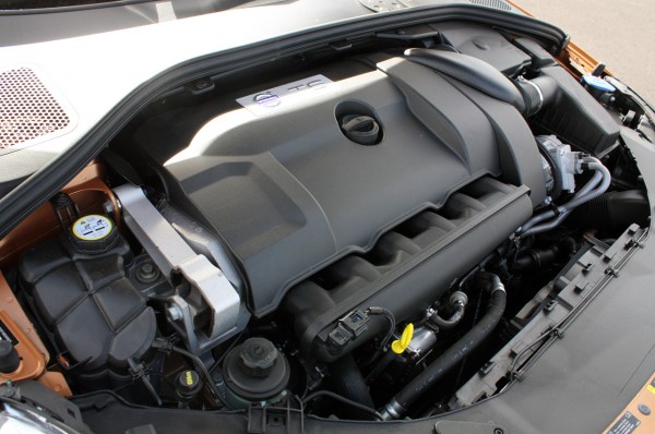 Volvo s60 двигатели. Двигатель Volvo s60 t6. Volvo t8 двигатель. Двигатель для автомобиля s60 Volvo 2012. Вольво с 60 2010 г двухлитровый двигатель экобуст и все о нем.