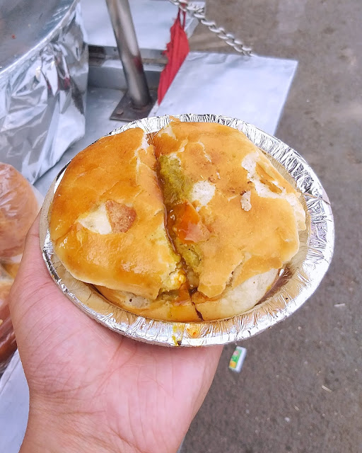 Dehradun, doon, ghantaghar, clock tower, paltan bazaar, tibetan market, india, hill station, astley hall, race course, police line, stadium, ground, bun tikki, hot air balloon, parachute,festival, Shiv Sangal 