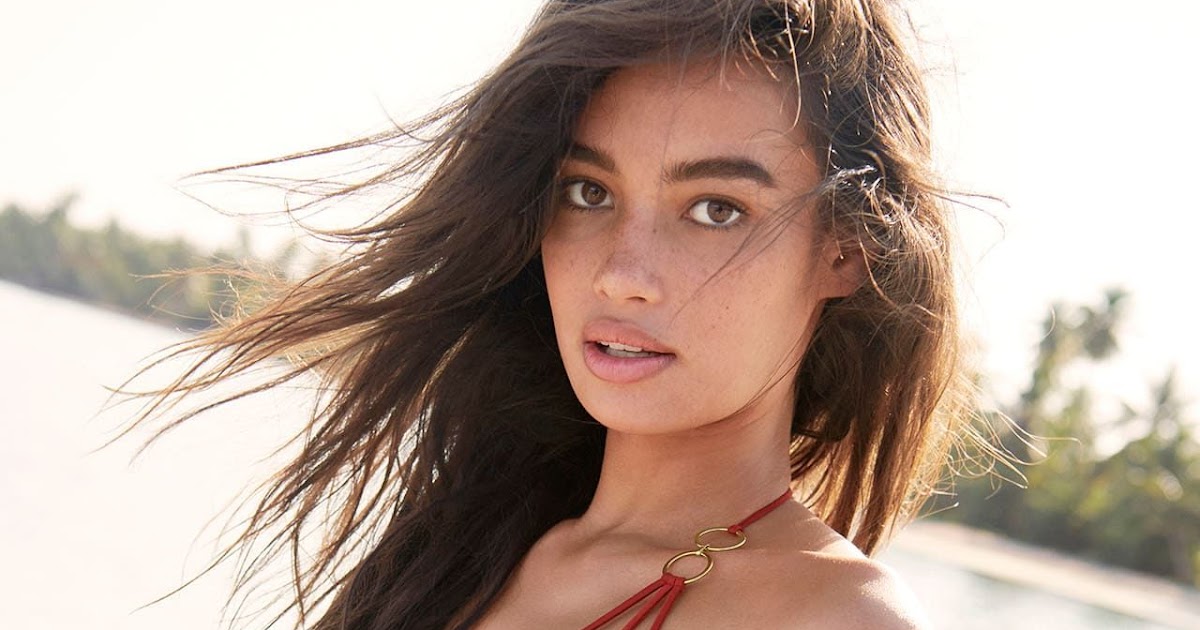 Kelsey Merritt – Sports Illustrated Swimsuit 2020