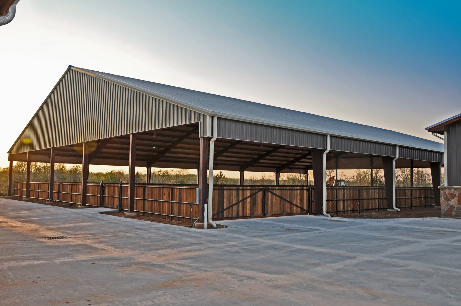 clayton-boyd-industries-custom-horse-barn-covered-riding-arena-hay