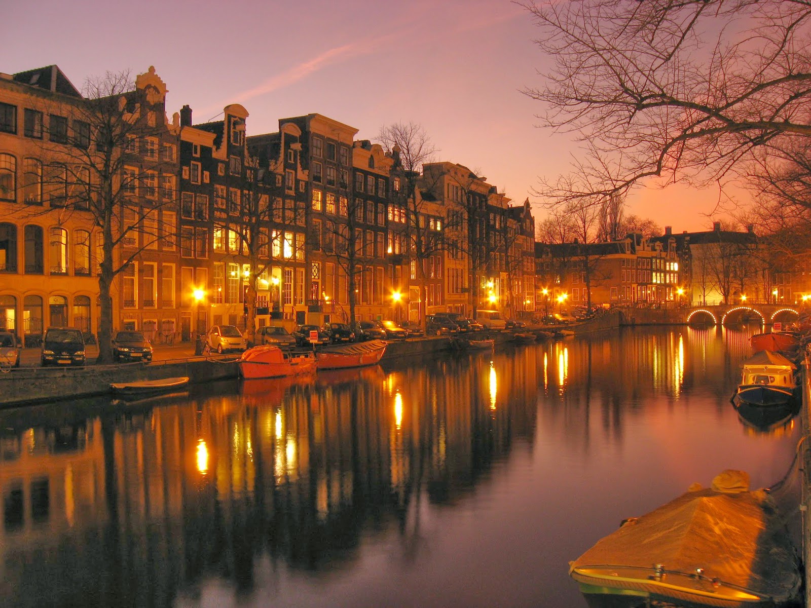To Travel Is To Live Well: Best Places To Visit In AMSTERDAM