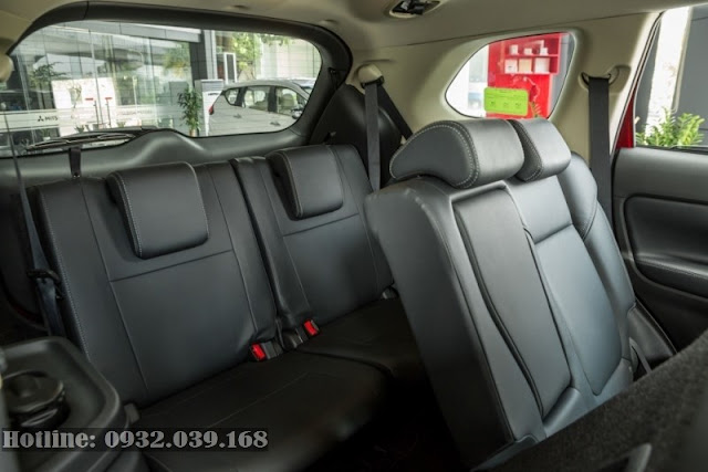Hàng ghế thứ 3 trên Mitsubishi Outlander 2020 Hàng ghế thứ 3 trên Mitsubishi Outlander 2020