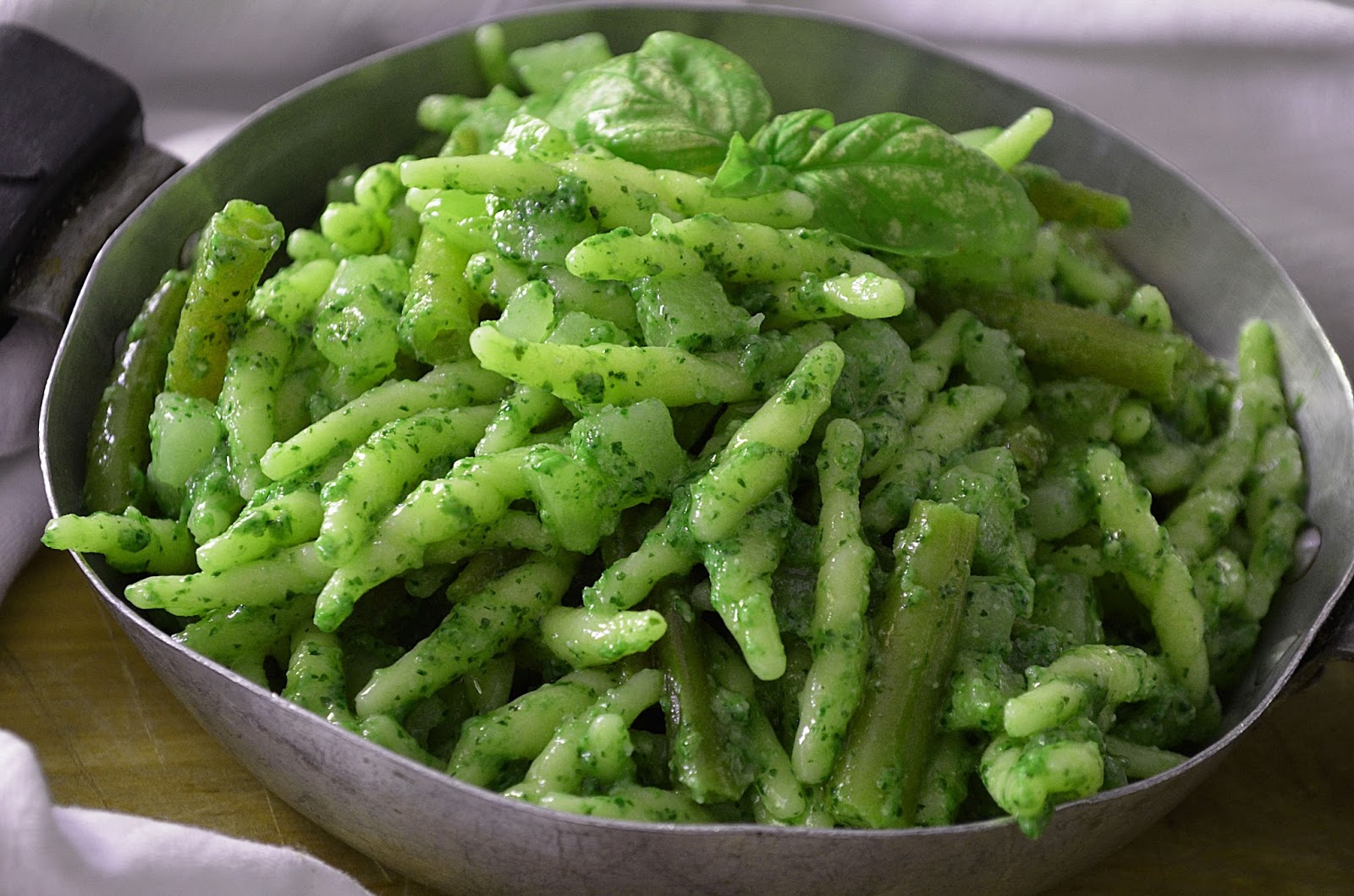 Trofie alla genovese con pesto di basilico, patate e fagiolini
