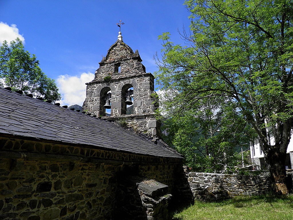 Iglesia románica de Santa María.
