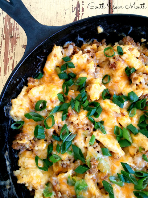 {Low Carb} Sausage Breakfast Scramble with sausage