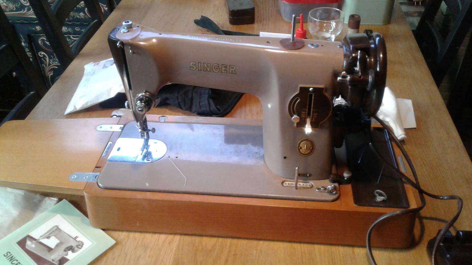 RustyDaytrips.nl 1956 Aluminium Singer 201K Sewing machine