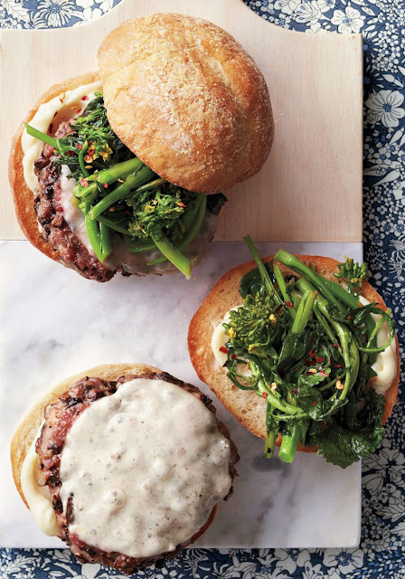 alt="burger,foods,Sausage And Broccoli Rabe Burger,food recipes,recipes,yummy,delicious"