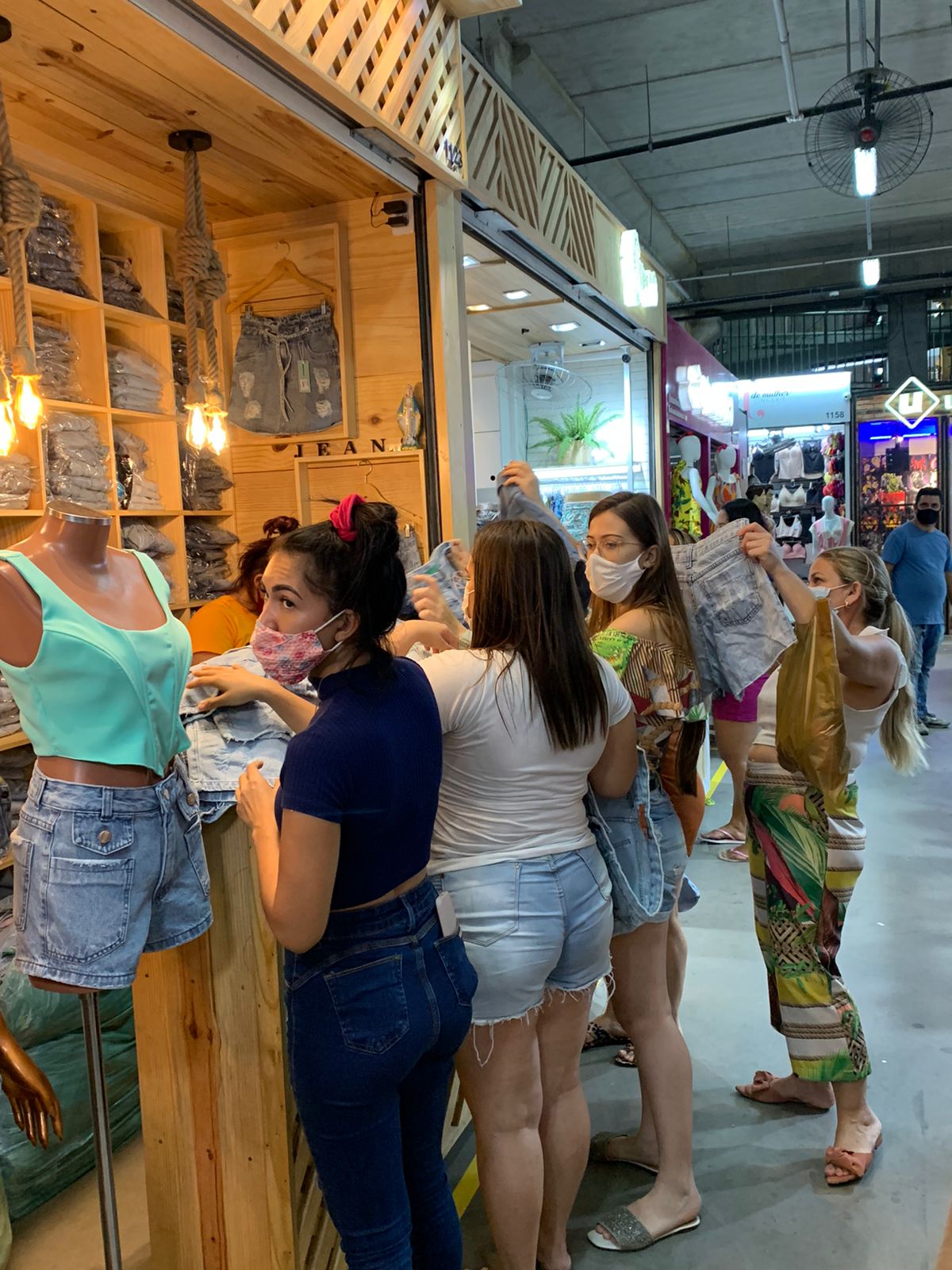 Shopping de Fortaleza é sede de feira de artesanato, eliomar-de-lima