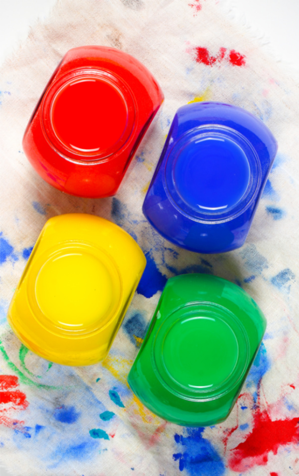 Get more use out of those markers and turn them into paint! #homemadewatercolorpaint #washablepaintforkids #watercolorart #growingajeweledrose #activitiesforkids