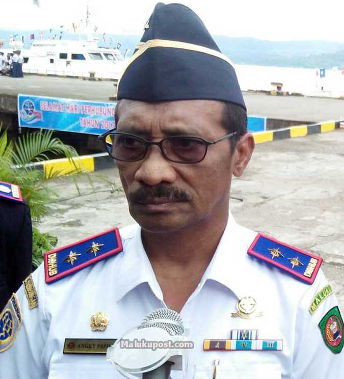 Pemprov Maluku Fasilitasi Mudik Gratis Ambon, Malukupost.com - Pemerintah provinsi (Pemprov) Maluku memfasilitasi mudik gratis bagi masyarakat beragama Kristen yang ke kampung halaman untuk merayakan Natal bersama keluarga menjelang 25 Desember 2017. Kadis Perhubungan Maluku, Frans Johanis Papilaya, di Ambon, Rabu (13/12), mengatakan, mudik gratis dilaksanakan pada beberapa tahun terakhir ini, baik menjelang perayaan Natal maupun Idul Fitri.