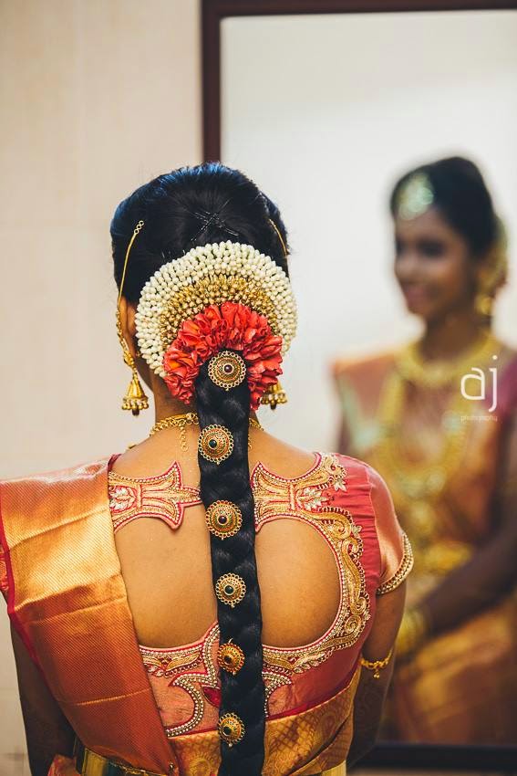 Pelli poola Jada: SouthIndian Bridal Hairstyles with flowers