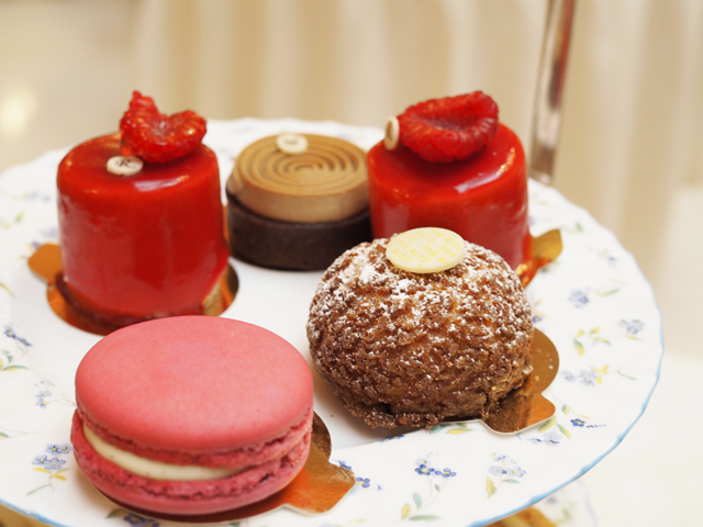 The Ritz London Part Two: The Legendary Afternoon Tea - Emily Jane Johnston