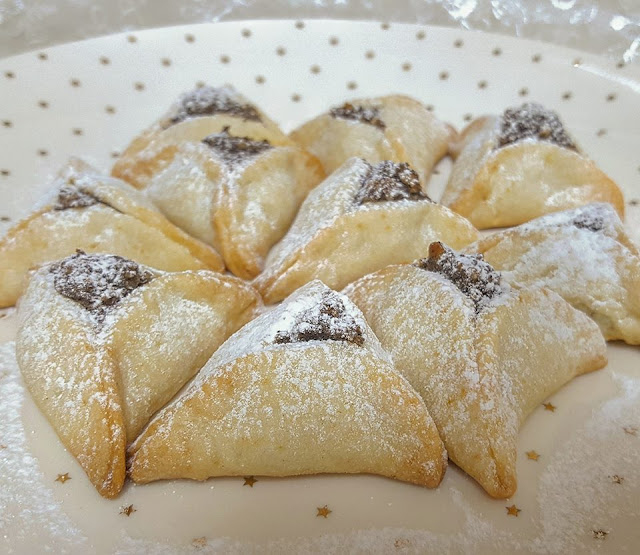 אוזני המן במילוי פרג ותמרים