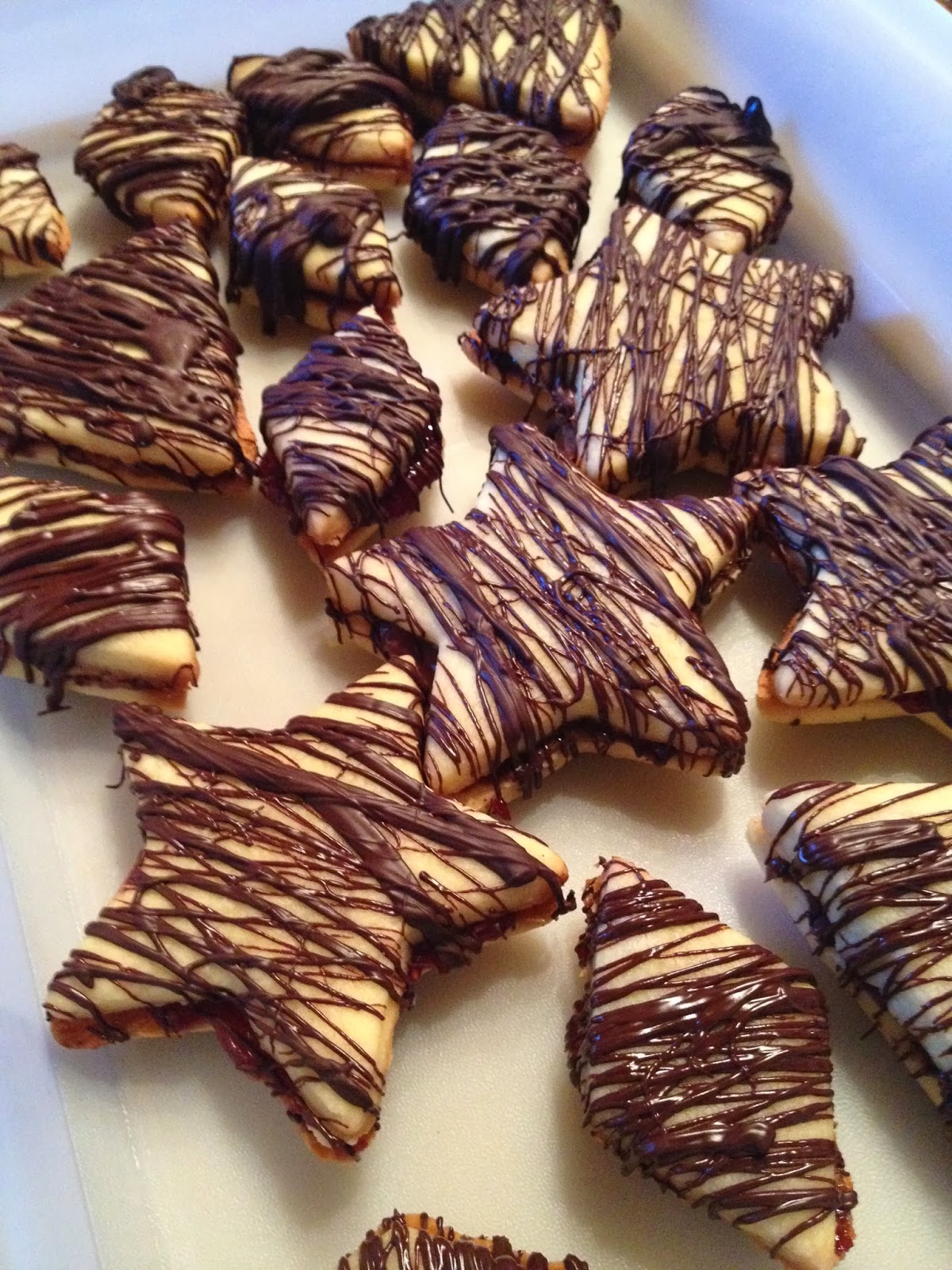 Lucy's Hand-Me-Downs: The best Christmas Cookies EVER: Raspberry Filled