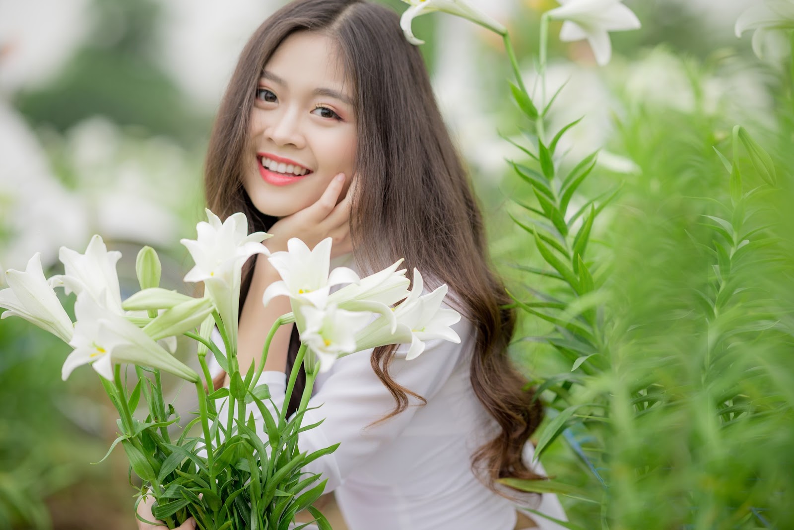 Vietnamese cute girl - Ao dai Vietnamese traditional dress