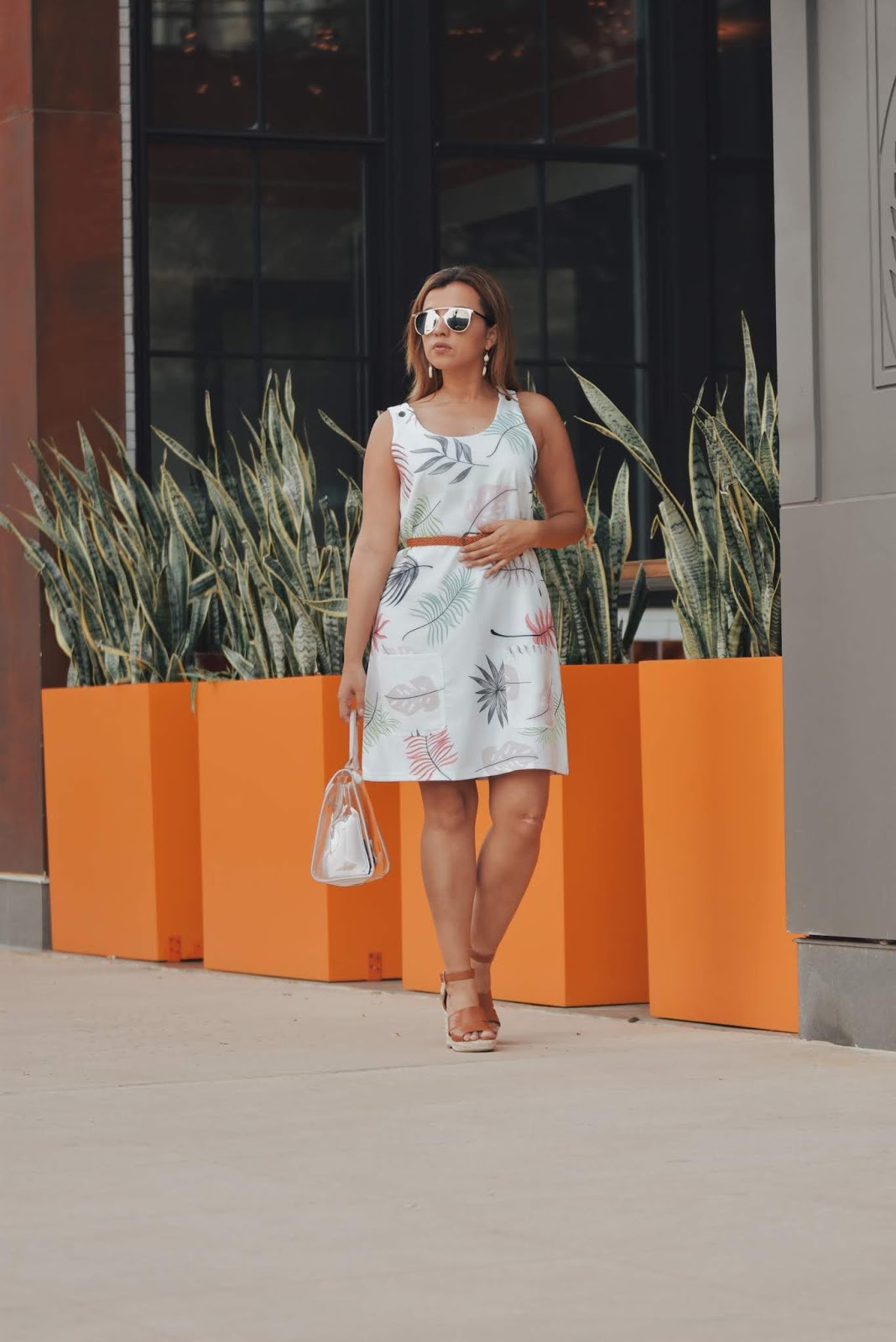 How to wear a White Leaf-Print Sleeveless Short Shift Dress by Mari Estilo-look of the day-lookbookstore-dcblogger-fashionblogger-streetstyle-modaelsalvador-modamexicana-