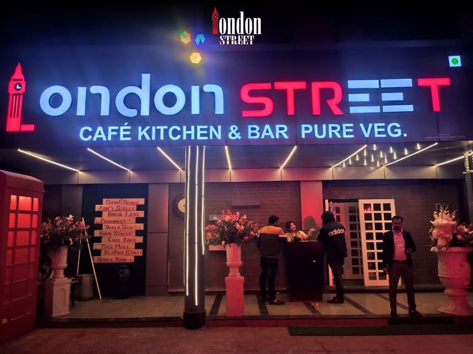 London Street Café & Dining: A New Place for food Lovers