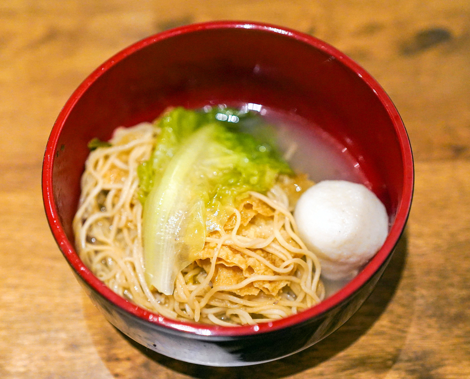 For the hot pot element included in each set, Abba offers two soup