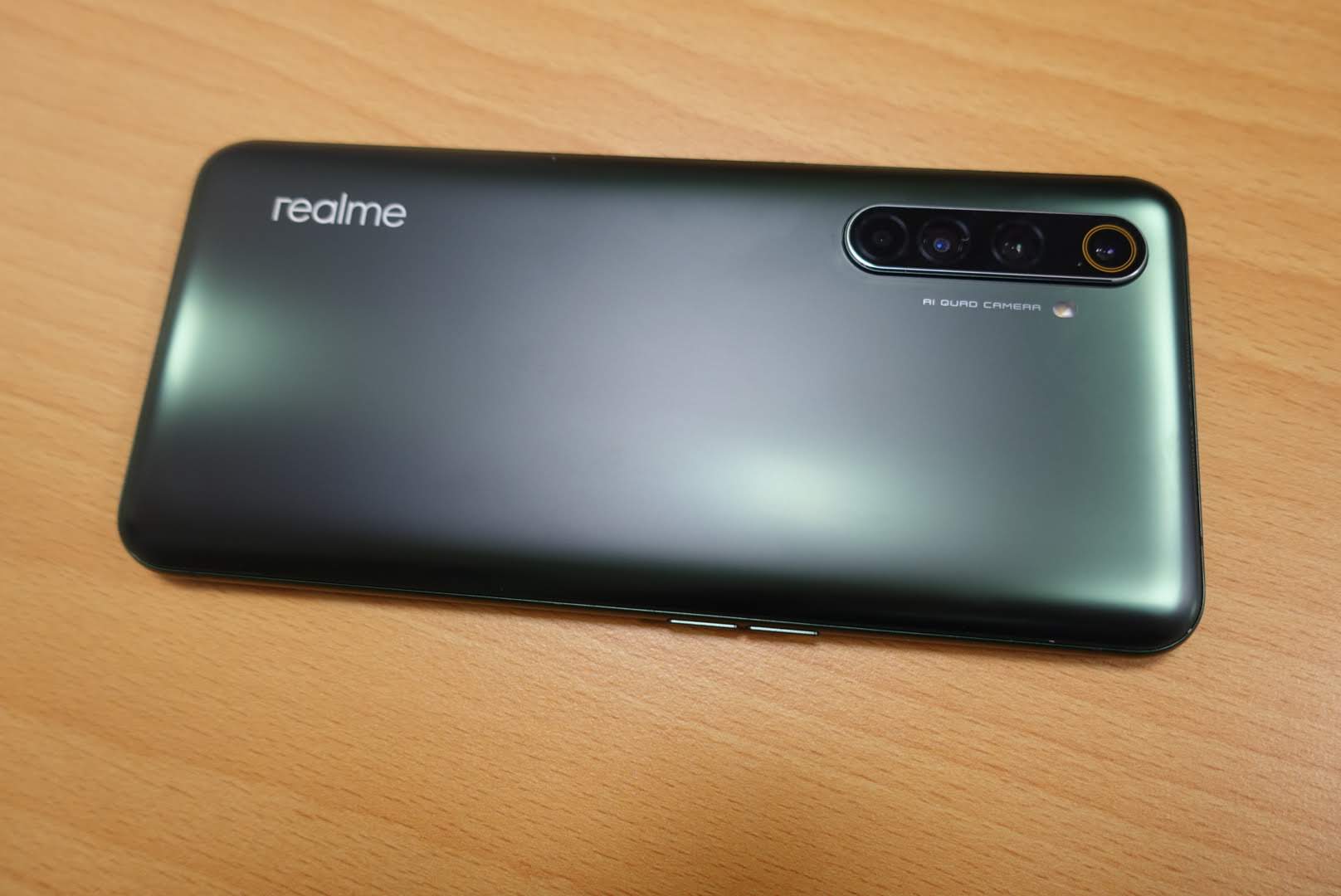 【開箱】OPPO Realme X50 PRO開箱評測，最便宜5G首選，120Hz螢幕、四鏡頭相機，Realme 65W超級閃充套裝SUPERDART - OPPO Realme X50 PRO - 敗家達人推薦
