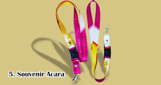 Sebagai Souvenir Acara merupakan fungsi lain tali lanyard