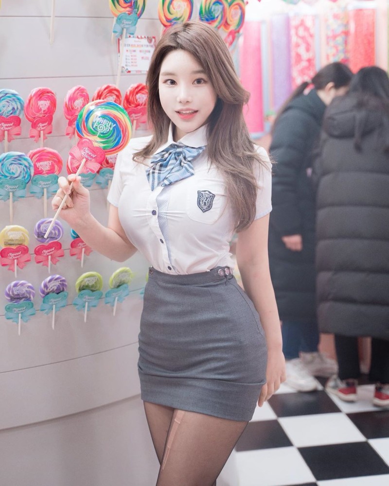 몸매 지리는 피팅모델 쮸리 - 디쁠