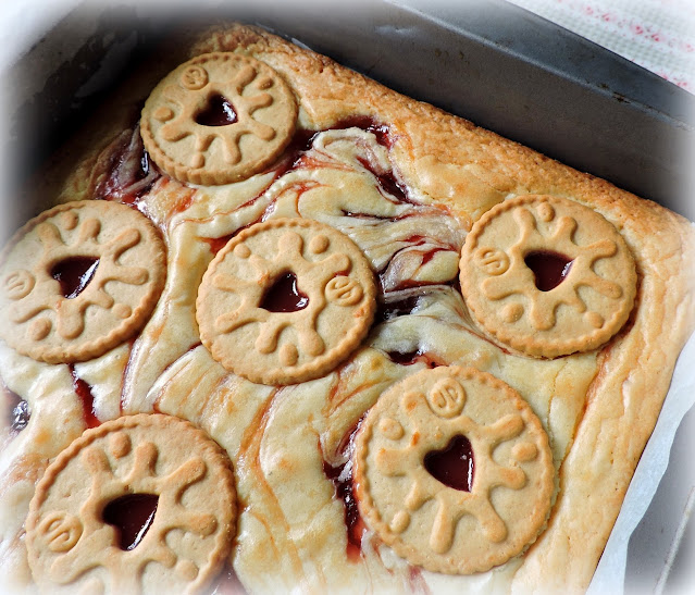 Jammie Dodger White Chocolate Blondies