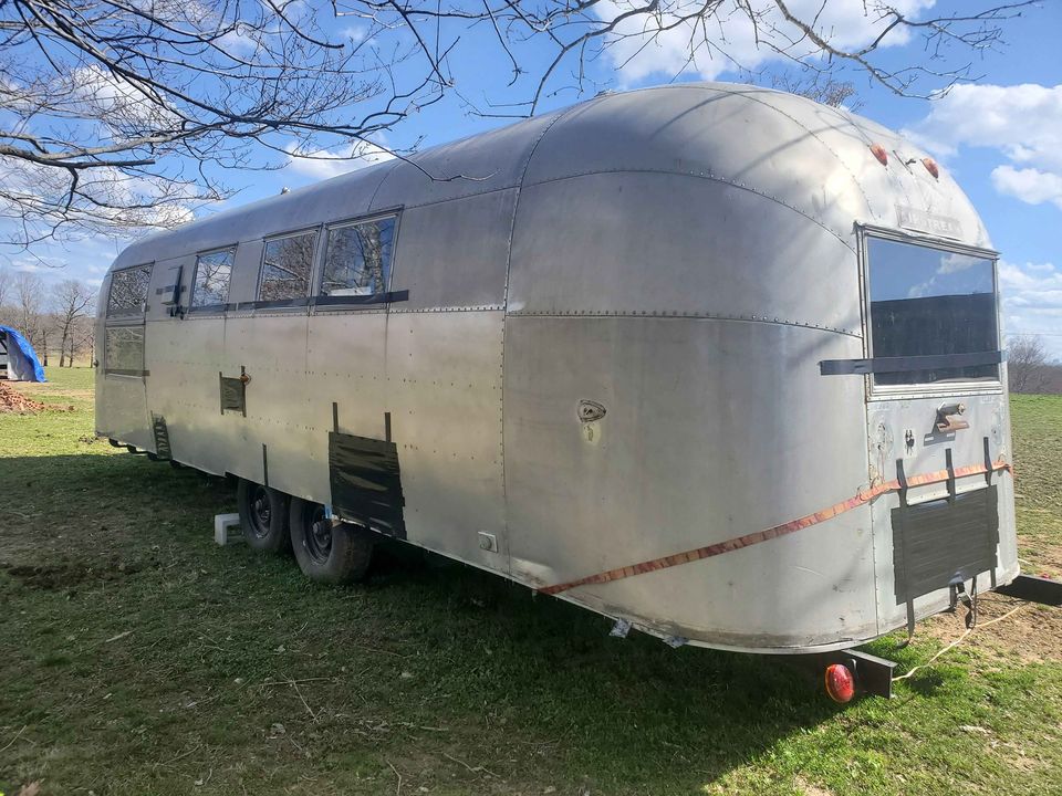1963 Airstream Sovereign Land Yacht Renovation