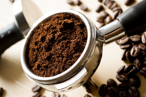12 Ideas Of Geniuses To Recycle Coffee Grounds