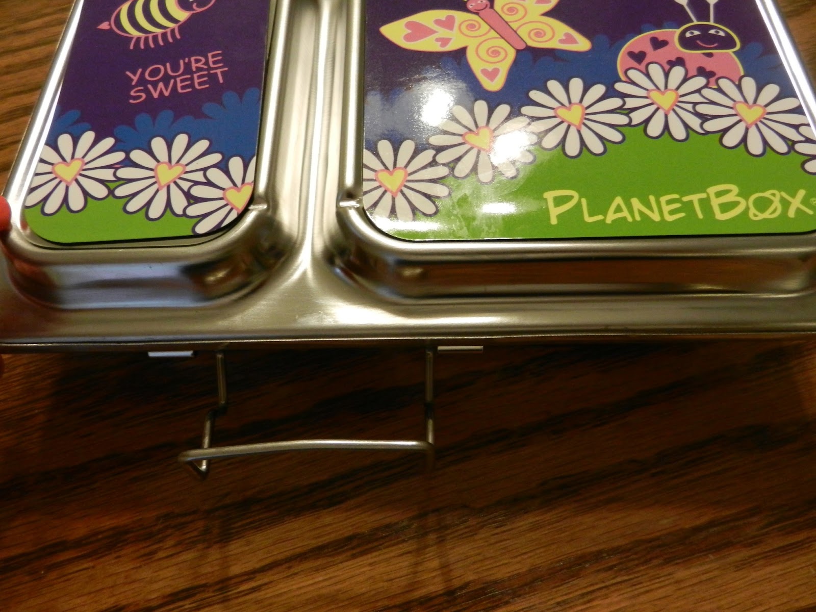 PlanetBox magnets decorate your metal lunchbox