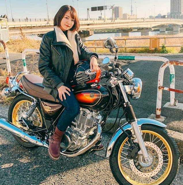 Asian Girls And Yamaha Bikes - Yamaha Old Bikes List