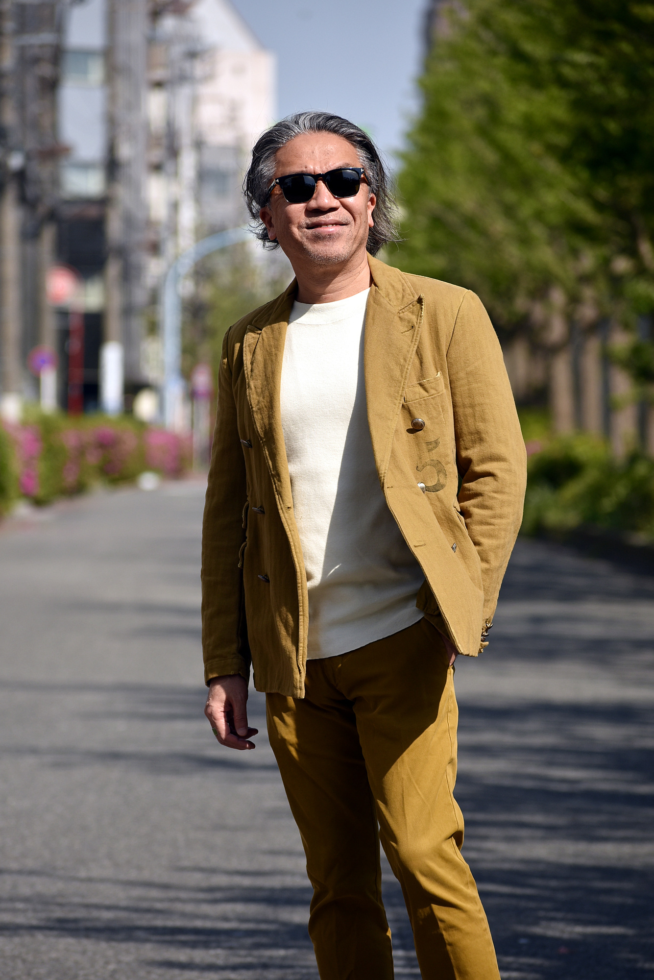 40代日本人メンズ向けのダブル ジャケットのコーディネート