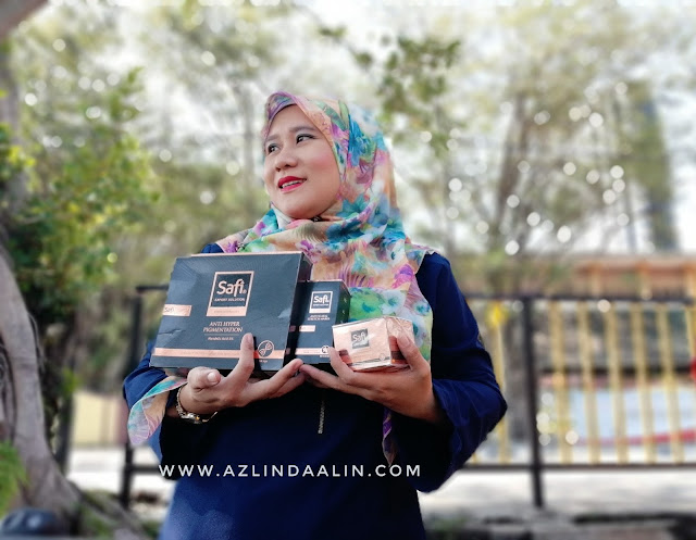 PRODUK TERBARU SAFI : SAFI EXPERT SOLUTION . Korang dah tahu ke tentang produk terbaru dari SAFI? Menggoda sungguh tau, warna packaging SAFI EXPERT SOLUTION yang menarik gabungan warna emas dan hitam. Tampak ekslusif gituu ! Jadi, mummy tak mahu ketinggalan juga untuk mencuba produk dari SAFI. Buat masa sekarang kulit mummy tiada masalah dengan jenama SAFI. Serasi bersama ! Okay jom kita berkenalan dengan PRODUK TERBARU SAFI : SAFI EXPERT SOLUTION PRODUK TERBARU SAFI : SAFI EXPERT SOLUTION PRODUK TERBARU SAFI : SAFI EXPERT SOLUTION yang mummy sedang cuba ini adalah terdiri daripada Intensive Ampoules Anti Hyper Pigmentation, Bio Skin Moisturiser Anti Photo Ageing Lines dan Bio Treatment Oil Anti Scar & Stretch Marks Safi Expert Solution: Intensive Ampoules Anti Hyper Pigmentation SAFI EXPERT SOLUTION : INTENSIVE AMPOULES ANTI HYPER PIGMENTATION adalah 2 tindakan dalam bentuk cecair ini diformulasikan dengan bahan aktif DN Age Technology yang paling bermutu tinggi. Apa yang mummy sukakan ampoule ini sebab ianya adalah kombinasi untuk menembusi ke dalam kulit dengan pantas menembusi ke dalam lapisan kulit untuk memerangi bahagian gelap yang dalam, membekalkan kelembapan yang stabil dan menggalakkan pembaharuan kulit untuk penampilan kulit keseluruhan yang kelihatan lebih baik. Intensive Ampoules Anti Hyper Pigmentation - Tanpa minyak mineral - Tanpa alkohol - Tanpa silikon - Tanpa paraben - Tidak diuji pada haiwan Hasil yang telah diuji juga menyakinkan pengguna lain diluar sana kerana : 85.7% bintik hitam berkurangan 100% pembaharuan kulit 100% menganjalkan kulit 91.7% kulit muka berseri 100% tona kulit muka dipertingkatkan CARA PAKAI SAFI EXPERT SOLUTION : INTENSIVE AMPOULES ANTI HYPER PIGMENTATION CARA PAKAI SAFI EXPERT SOLUTION : INTENSIVE AMPOULES ANTI HYPER PIGMENTATION :- 1. Dua (2) kali sehari pemakaiannya pada waktu pagi dan malam selepas mencuci muka. 2. Titikkan dalam 2-3 titik Intensive Ampoule (1) pada wajah dan ratakan. Lakukan jugakan pada minggu pertama hingga minggu keempat. 3. Selepas minggu keempat, gunakan pula Intensive Ampoule (2) Supreme Anti-Spots Complex untuk minggu seterusnya. 4. Titiskan beberapa titik Supreme Anti-Spots Complex dan sapukan ke muka secara urutan ke atas. Safi Expert Solution: Bio Skin Moisturiser Anti Photo Ageing Lines Selepas mencuci muka dan memakai ampoule. Sebelum ke tempat kerja atau melakukan aktiviti luar, mummy akan lengkapkan kulit wajah mummy dengan SAFI EXPERT SOLUTION Bio Skin Moisturiser Anti Photo Ageing Lines Bio Skin Moisturiser Anti Photo Ageing Lines bukan pelembab sekadar melembabkan luit sahaja. Malah ianya diperkaya dengan Liquid Crystal Technology yang diformulasi dengan Amino Peptides untuk meningkatkan keanjalan kulit serta memudarkan kedut pada kulit wajah. Bio Skin Moisturiser Anti Photo Ageing Lines boleh di pakai 2 kali sehari iaitu pada waktu siang atau malam Safi Expert Solution: Bio Treatment Oil Anti Scar & Stretch Marks Mummy masih mempunyai masalah stretch marks yang tak pernah selesai lagi ni hehehe. Parut stretch marks selepas melahirkan 3 orang anak ni, masih belum pudar habis. Ada masa boleh jadi gatal juga akibat peluh dan cuaca panas sekarang ini. Safi Expert Solution: Bio Treatment Oil Anti Scar & Stretch Marks sekarang ini, inilah merupakan teman istimewa mummy ! Kerana apa ? Kerana ianya bersifat anti parut dan kesan rekahan ‘ stretch marks ‘ iaitu dengan meningkatkan pembaharuan kulit sebanyak 21.93% hanya dalam 6 hari . Paling best ! Bio Treatment Oil ini HALAL, tidak mengandungi alcohol , paraben dan tidak di uji pada haiwan. Pada wanita diluar sana, jika korang ada masalah parut di mana-mana bahagian kulit selain wajah juga boleh di oles atau sapu pada parut . Ibu mengandung juga tidak perlu risau lagi tentang kesan Strecth marks pada perut hanya gunakan Bio Treatment Oil sahaja untuk pembaharuan dan membaiki semula kulit. Parut dan Tanda Regangan cepat berlaku semasa mengandung dan pertambahan berat badan. Insyaallah minyak rawatan Bio SAFI EXPERT SOLUTION ini boleh membantu ! Kelebihan Bio Treatment Oil - Memperbaharui struktur kulit & parut lama - Membantu mengurangkan pembentukkan parut baru. - Memperbaharui , melembutkan dan melembapkan kulit Kelebihan Bio Treatment Oi - 21.93% Mempercepat pembaikan kulit - 25% Keanjalan kulit - 9.8% Ketumpatan gentian kulit Cara Penggunaan SAFI EXPERT SOLUTION : Bio Treatment Oil. Sesuai digunakkan pada wajah , lengan , tangan dan ‘ cuticles ‘ 1 - Sapukan minyak dua kali sehari di kawasan kesan berparut 2 - Urutkan secara perlahan di sekeliling sehingga selesai di serap . Review mummy selepas 2 minggu penggunaan PRODUK TERBARU SAFI : SAFI EXPERT SOLUTION . Alhamdulillah, nampak banyak perubahan ketara pada kulit wajah dan juga strect marks di perut tu. Boleh di katakan ramai yang terkejut dengan kulit mummy sekarang. Rahsianya? PRODUK TERBARU SAFI : SAFI EXPERT SOLUTION lah ! Jom dapatkan di pasaraya di seluruh Malaysia ! Selanjutnya tentang SAFI, boleh layari ke : - Website : http://safi.com.my/ Facebook : https://www.facebook.com/SAFI.MY Youtube: https://www.youtube.com/user/SAFImalaysia PRODUK TERBARU SAFI : SAFI EXPERT SOLUTION . Korang dah tahu ke tentang produk terbaru dari SAFI? Menggoda sungguh tau, warna packaging SAFI EXPERT SOLUTION yang menarik gabungan warna emas dan hitam. Tampak ekslusif gituu ! Jadi, mummy tak mahu ketinggalan juga untuk mencuba produk dari SAFI. Buat masa sekarang kulit mummy tiada masalah dengan jenama SAFI. Serasi bersama ! Okay jom kita berkenalan dengan PRODUK TERBARU SAFI : SAFI EXPERT SOLUTION PRODUK TERBARU SAFI : SAFI EXPERT SOLUTION PRODUK TERBARU SAFI : SAFI EXPERT SOLUTION yang mummy sedang cuba ini adalah terdiri daripada Intensive Ampoules Anti Hyper Pigmentation, Bio Skin Moisturiser Anti Photo Ageing Lines dan Bio Treatment Oil Anti Scar & Stretch Marks Safi Expert Solution: Intensive Ampoules Anti Hyper Pigmentation SAFI EXPERT SOLUTION : INTENSIVE AMPOULES ANTI HYPER PIGMENTATION adalah 2 tindakan dalam bentuk cecair ini diformulasikan dengan bahan aktif DN Age Technology yang paling bermutu tinggi. Apa yang mummy sukakan ampoule ini sebab ianya adalah kombinasi untuk menembusi ke dalam kulit dengan pantas menembusi ke dalam lapisan kulit untuk memerangi bahagian gelap yang dalam, membekalkan kelembapan yang stabil dan menggalakkan pembaharuan kulit untuk penampilan kulit keseluruhan yang kelihatan lebih baik. Intensive Ampoules Anti Hyper Pigmentation - Tanpa minyak mineral - Tanpa alkohol - Tanpa silikon - Tanpa paraben - Tidak diuji pada haiwan Hasil yang telah diuji juga menyakinkan pengguna lain diluar sana kerana : 85.7% bintik hitam berkurangan 100% pembaharuan kulit 100% menganjalkan kulit 91.7% kulit muka berseri 100% tona kulit muka dipertingkatkan CARA PAKAI SAFI EXPERT SOLUTION : INTENSIVE AMPOULES ANTI HYPER PIGMENTATION CARA PAKAI SAFI EXPERT SOLUTION : INTENSIVE AMPOULES ANTI HYPER PIGMENTATION :- 1. Dua (2) kali sehari pemakaiannya pada waktu pagi dan malam selepas mencuci muka. 2. Titikkan dalam 2-3 titik Intensive Ampoule (1) pada wajah dan ratakan. Lakukan jugakan pada minggu pertama hingga minggu keempat. 3. Selepas minggu keempat, gunakan pula Intensive Ampoule (2) Supreme Anti-Spots Complex untuk minggu seterusnya. 4. Titiskan beberapa titik Supreme Anti-Spots Complex dan sapukan ke muka secara urutan ke atas. Safi Expert Solution: Bio Skin Moisturiser Anti Photo Ageing Lines Selepas mencuci muka dan memakai ampoule. Sebelum ke tempat kerja atau melakukan aktiviti luar, mummy akan lengkapkan kulit wajah mummy dengan SAFI EXPERT SOLUTION Bio Skin Moisturiser Anti Photo Ageing Lines Bio Skin Moisturiser Anti Photo Ageing Lines bukan pelembab sekadar melembabkan luit sahaja. Malah ianya diperkaya dengan Liquid Crystal Technology yang diformulasi dengan Amino Peptides untuk meningkatkan keanjalan kulit serta memudarkan kedut pada kulit wajah. Bio Skin Moisturiser Anti Photo Ageing Lines boleh di pakai 2 kali sehari iaitu pada waktu siang atau malam Safi Expert Solution: Bio Treatment Oil Anti Scar & Stretch Marks Mummy masih mempunyai masalah stretch marks yang tak pernah selesai lagi ni hehehe. Parut stretch marks selepas melahirkan 3 orang anak ni, masih belum pudar habis. Ada masa boleh jadi gatal juga akibat peluh dan cuaca panas sekarang ini. Safi Expert Solution: Bio Treatment Oil Anti Scar & Stretch Marks sekarang ini, inilah merupakan teman istimewa mummy ! Kerana apa ? Kerana ianya bersifat anti parut dan kesan rekahan ‘ stretch marks ‘ iaitu dengan meningkatkan pembaharuan kulit sebanyak 21.93% hanya dalam 6 hari . Paling best ! Bio Treatment Oil ini HALAL, tidak mengandungi alcohol , paraben dan tidak di uji pada haiwan. Pada wanita diluar sana, jika korang ada masalah parut di mana-mana bahagian kulit selain wajah juga boleh di oles atau sapu pada parut . Ibu mengandung juga tidak perlu risau lagi tentang kesan Strecth marks pada perut hanya gunakan Bio Treatment Oil sahaja untuk pembaharuan dan membaiki semula kulit. Parut dan Tanda Regangan cepat berlaku semasa mengandung dan pertambahan berat badan. Insyaallah minyak rawatan Bio SAFI EXPERT SOLUTION ini boleh membantu ! Kelebihan Bio Treatment Oil - Memperbaharui struktur kulit & parut lama - Membantu mengurangkan pembentukkan parut baru. - Memperbaharui , melembutkan dan melembapkan kulit Kelebihan Bio Treatment Oi - 21.93% Mempercepat pembaikan kulit - 25% Keanjalan kulit - 9.8% Ketumpatan gentian kulit Cara Penggunaan SAFI EXPERT SOLUTION : Bio Treatment Oil. Sesuai digunakkan pada wajah , lengan , tangan dan ‘ cuticles ‘ 1 - Sapukan minyak dua kali sehari di kawasan kesan berparut 2 - Urutkan secara perlahan di sekeliling sehingga selesai di serap . Review mummy selepas 2 minggu penggunaan PRODUK TERBARU SAFI : SAFI EXPERT SOLUTION . Alhamdulillah, nampak banyak perubahan ketara pada kulit wajah dan juga strect marks di perut tu. Boleh di katakan ramai yang terkejut dengan kulit mummy sekarang. Rahsianya? PRODUK TERBARU SAFI : SAFI EXPERT SOLUTION lah ! Jom dapatkan di pasaraya di seluruh Malaysia ! Selanjutnya tentang SAFI, boleh layari ke : - Website : http://safi.com.my/ Facebook : https://www.facebook.com/SAFI.MY Youtube: https://www.youtube.com/user/SAFImalaysia